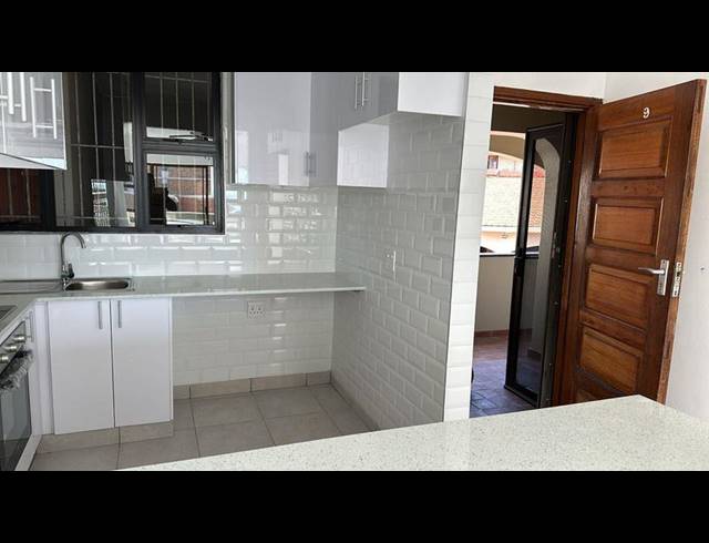 2 BEDROOM APARTMENT FOR SALE IN UMHLANGA ROCKS